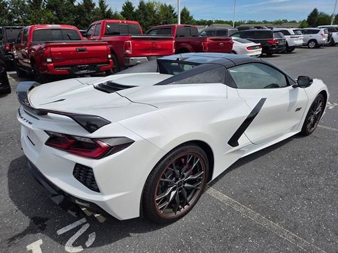 Used 2023 Chevrolet Corvette Stingray Premium Conv w/ Z51 Performance Package RWD image 17