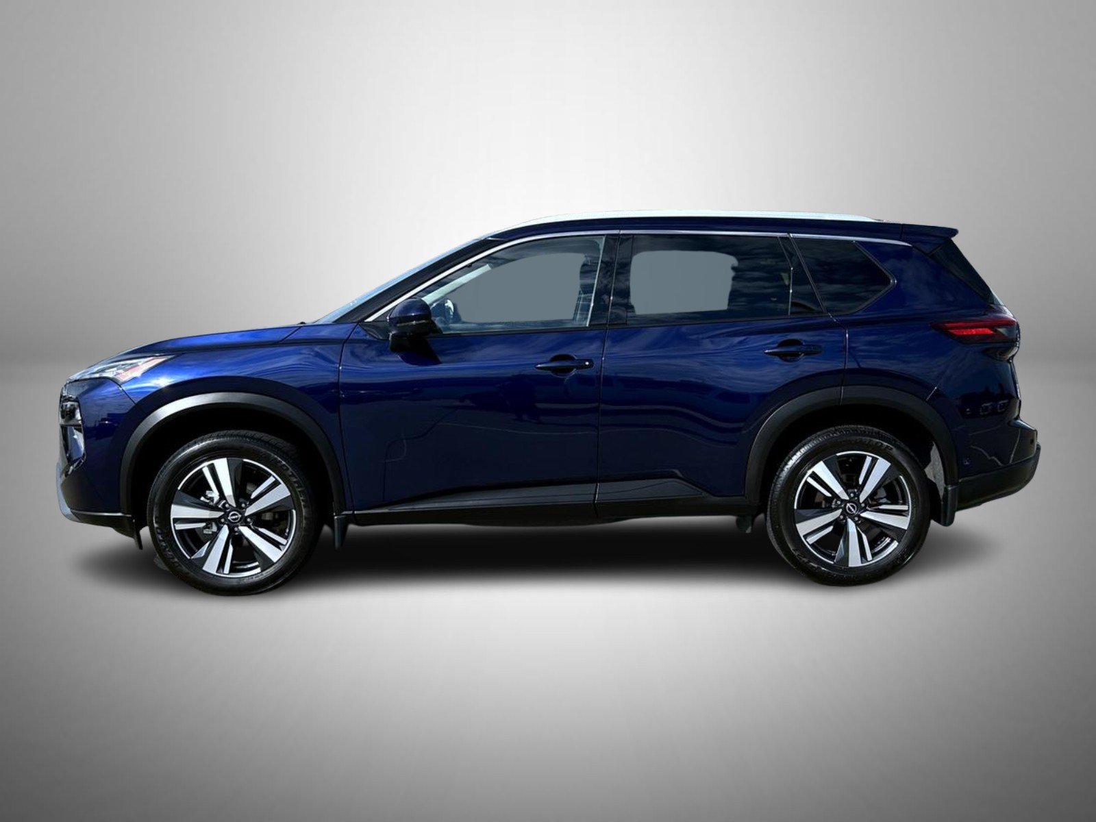 Used 2025 Nissan Rogue SL AWD/4WD image 8