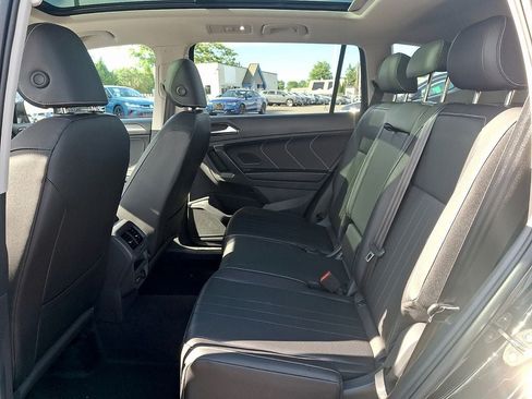 Certified 2024 Volkswagen Tiguan SE AWD/4WD image 10