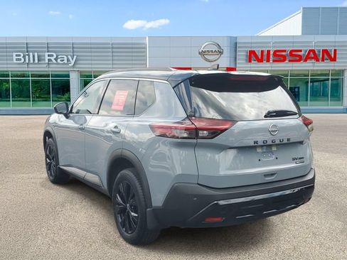 Used 2023 Nissan Rogue SV w/ SV Premium B Package AWD/4WD image 3