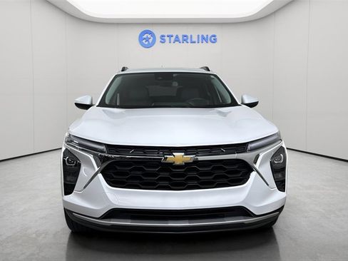 Used 2025 Chevrolet Trax LT image 15