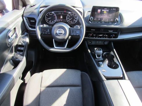Used 2024 Nissan Rogue SV FWD image 15