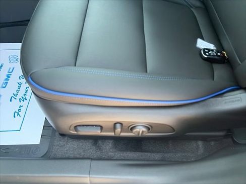 New 2026 Buick Envista Sport Touring w/ Convenience I Package FWD image 18