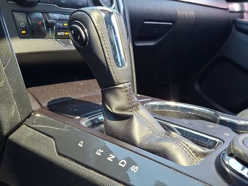 Used 2018 Ford Explorer XLT w/ Equipment Group 202A AWD/4WD image 15