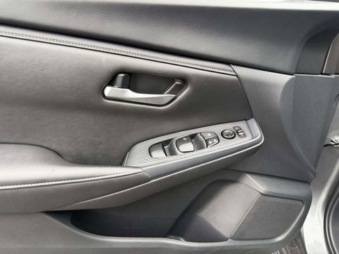 Used 2024 Nissan Sentra SV FWD image 25