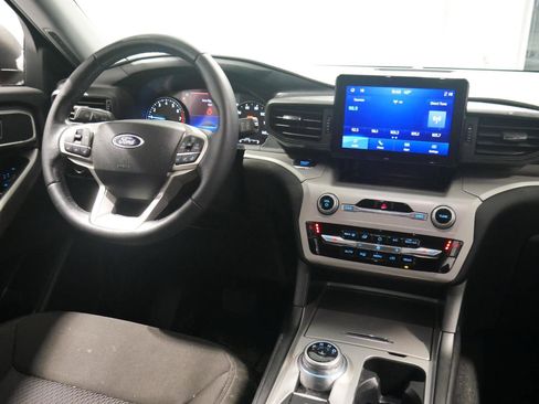 Certified 2023 Ford Explorer XLT w/ Class IV Trailer Tow Package image 19