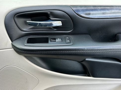 Used 2017 Dodge Grand Caravan SE w/ Power Window Group image 20