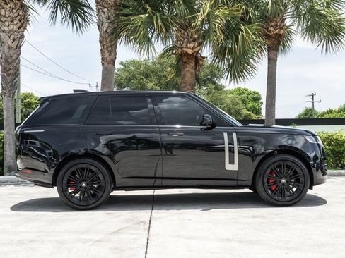 Used 2024 Land Rover Range Rover SE AWD/4WD image 9
