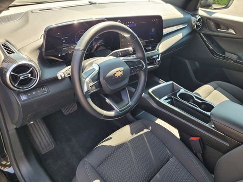 Used 2025 Chevrolet Equinox LT image 7