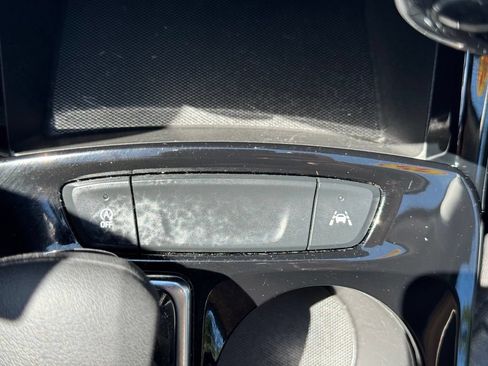 Used 2025 Chevrolet Trax LT FWD image 25