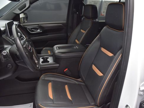 Used 2023 GMC Yukon XL AT4 AWD/4WD image 16