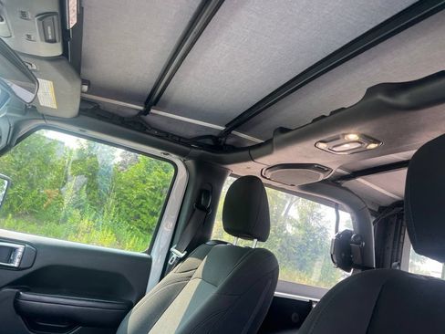 Used 2020 Jeep Wrangler Sport AWD/4WD image 10
