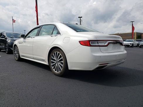 Used 2017 Lincoln Continental Select AWD/4WD image 6