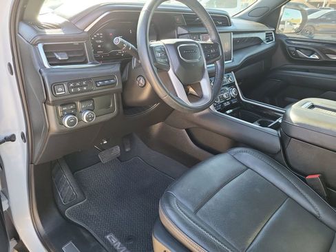 Certified 2023 GMC Yukon XL Denali image 10
