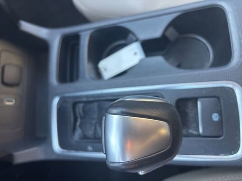 Used 2019 Ford Escape Titanium image 18