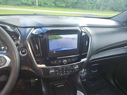 Used 2023 Chevrolet Traverse LT AWD/4WD image 18