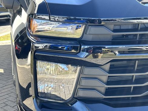 Certified 2025 Chevrolet Silverado 2500 Custom w/ Custom Value Package image 8