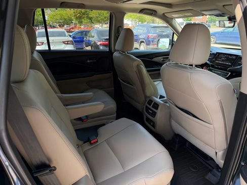 Used 2019 Honda Pilot Touring image 13