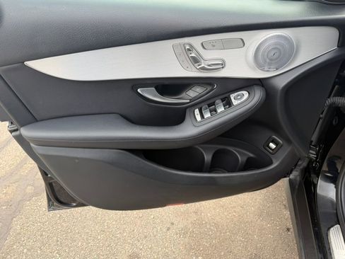 Used 2020 Mercedes-Benz GLC 300 4MATIC image 13