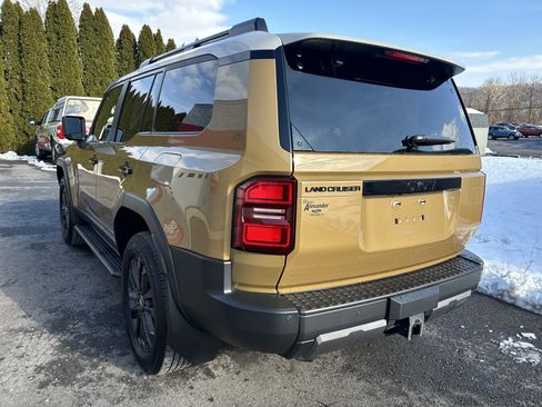 Used 2024 Toyota Land Cruiser Base image 6