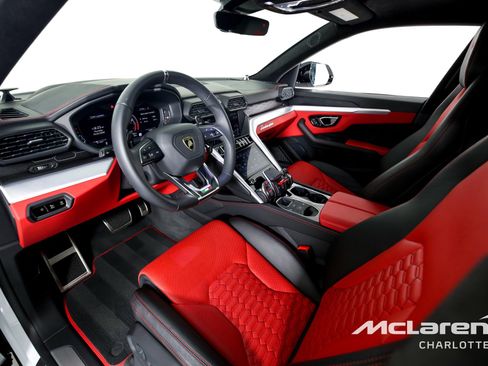 Used 2019 Lamborghini Urus image 12