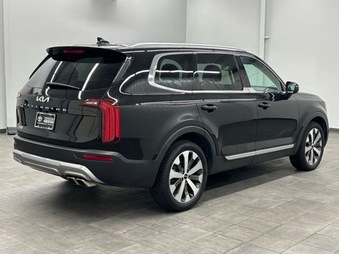 Used 2022 Kia Telluride EX w/ EX Premium Package image 2