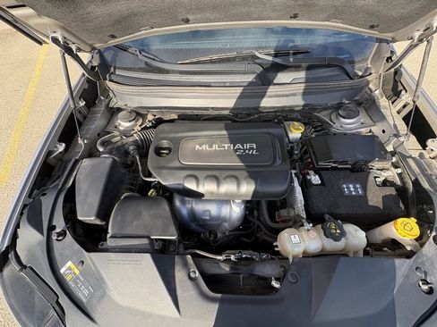 Used 2019 Jeep Cherokee Latitude w/ Cold Weather Group image 15