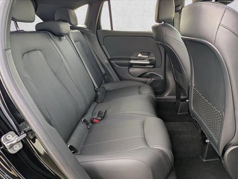 Certified 2025 Mercedes-Benz GLA 250 image 19