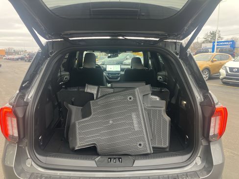 Used 2025 Ford Explorer ST-Line image 13