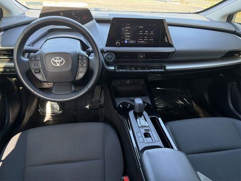 Used 2023 Toyota Prius LE image 6