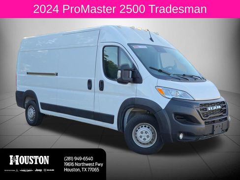 Used 2024 RAM ProMaster 2500 w/ Convenience Group FWD image 1