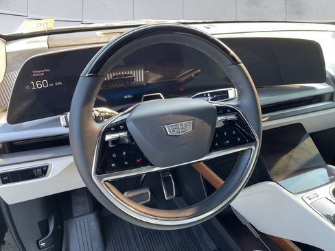 Used 2026 Cadillac Vistiq Sport AWD/4WD image 13