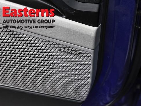 Used 2023 Hyundai Elantra Limited w/ Preferred Accessory Package image 22