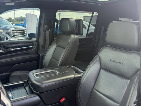 Used 2023 GMC Yukon XL Denali AWD/4WD image 40