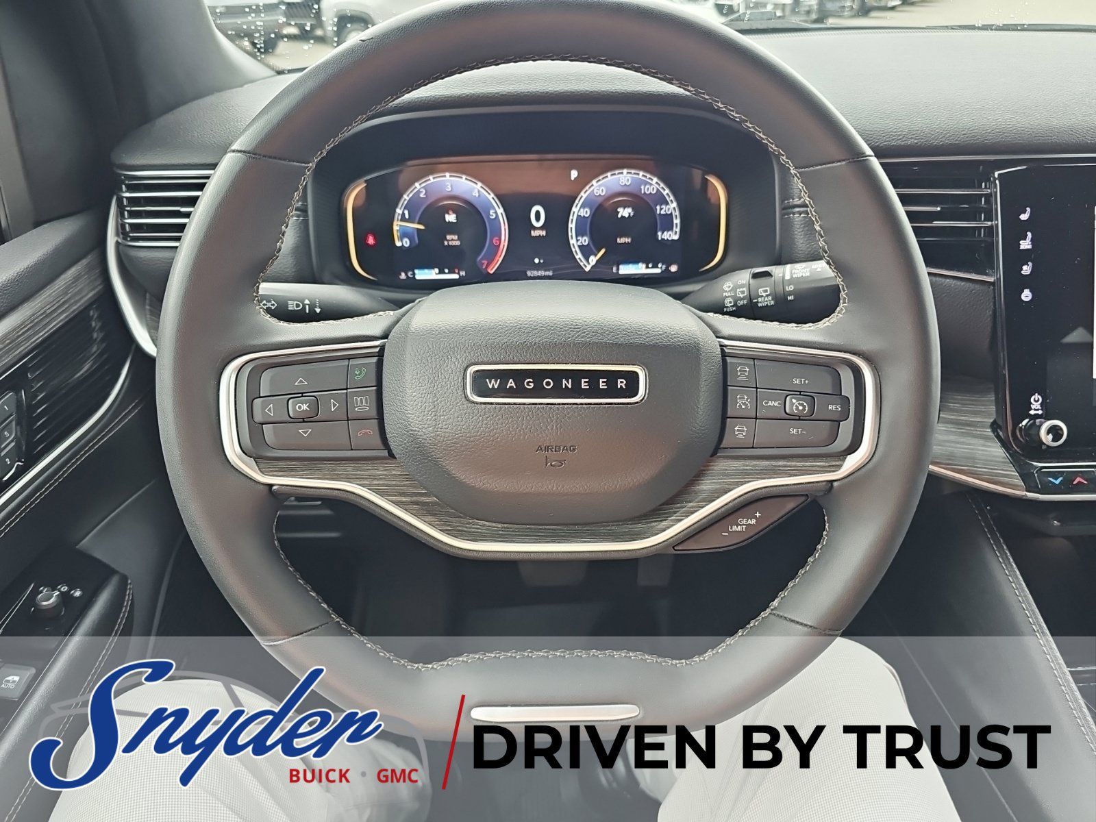 Used 2024 Jeep Wagoneer L Series II w/ Flexible Seating Group AWD/4WD image 14