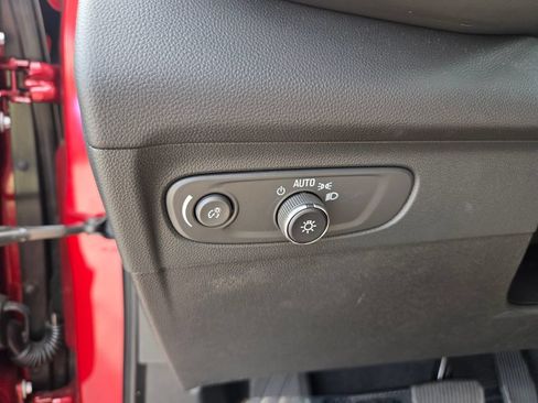 Used 2023 Buick Envision Essence AWD/4WD image 22