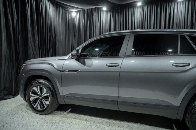 Used 2024 Volkswagen Atlas Cross Sport SE AWD/4WD image 5