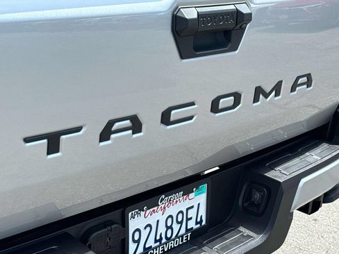 Used 2025 Toyota Tacoma TRD Sport AWD/4WD image 7