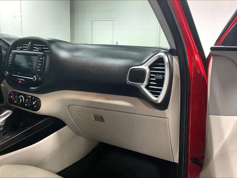 Used 2023 Kia Soul LX FWD image 19