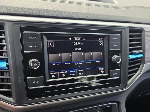 Used 2022 Volkswagen Atlas Cross Sport SE FWD image 22