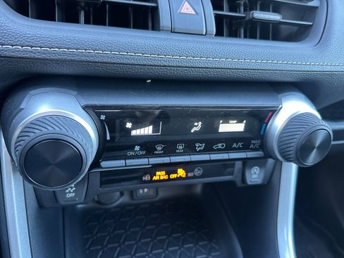 Used 2025 Toyota RAV4 LE image 28