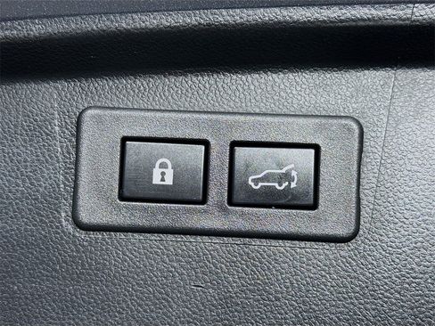 Certified 2025 Subaru Outback Premium image 31