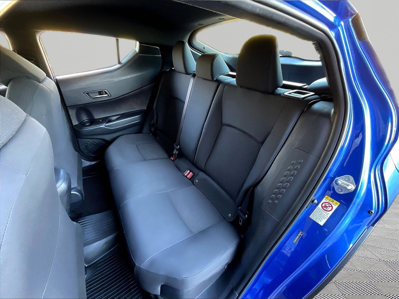 Used 2018 Toyota C-HR XLE FWD image 21