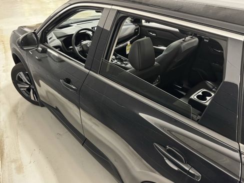 New 2025 Nissan Rogue SL w/ Tech Package image 17