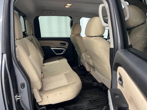 Used 2017 Nissan Titan SV AWD/4WD image 10