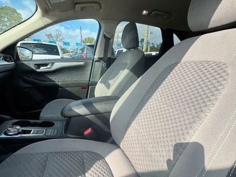 Used 2020 Ford Escape SE image 10