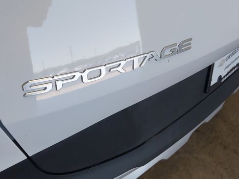 Used 2024 Kia Sportage EX FWD image 32