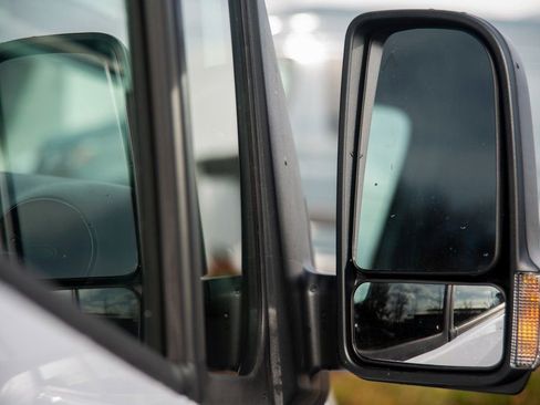 Used 2025 Mercedes-Benz Sprinter 2500 image 19