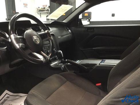 Used 2014 Ford Mustang Convertible image 31