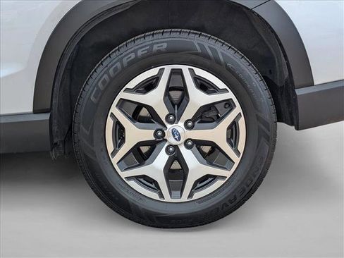 Used 2023 Subaru Forester Premium image 24